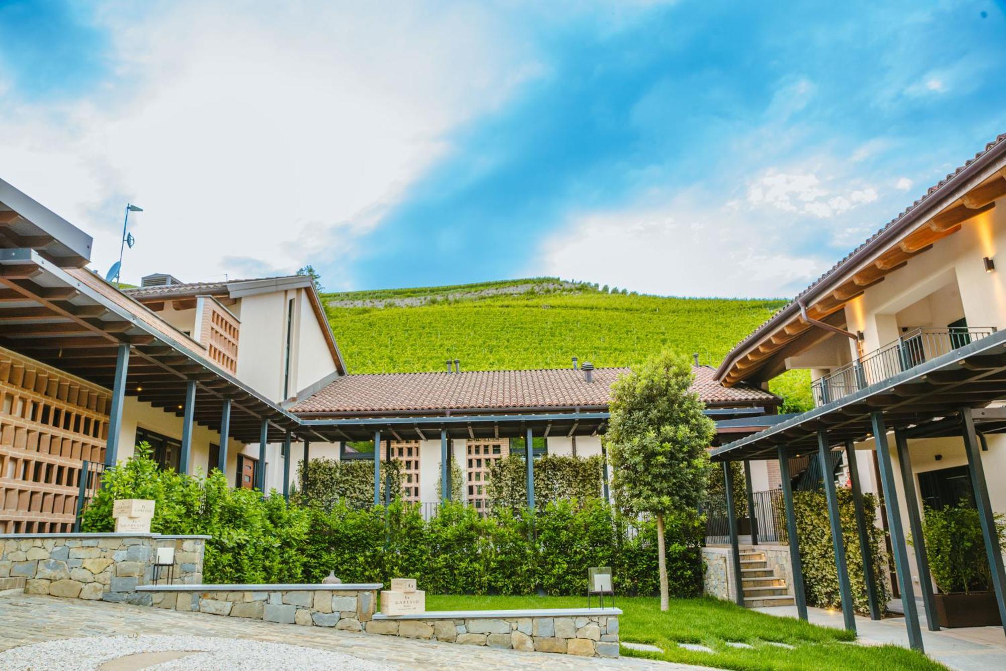 Garesio Wine Resort Серралунга-д'Альба Экстерьер фото