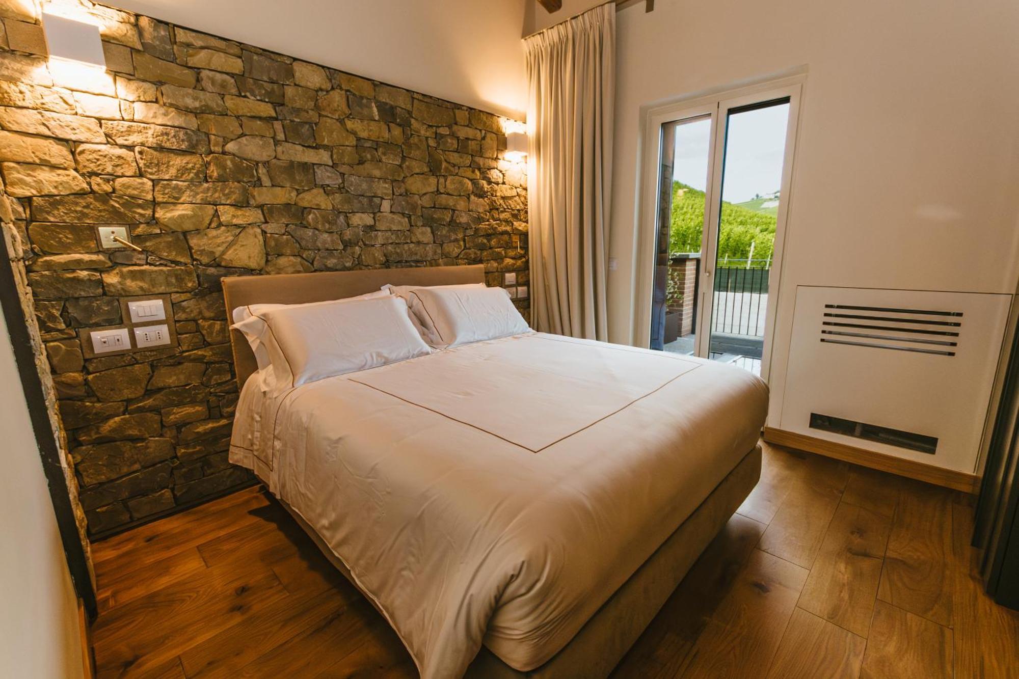 Garesio Wine Resort Серралунга-д'Альба Экстерьер фото
