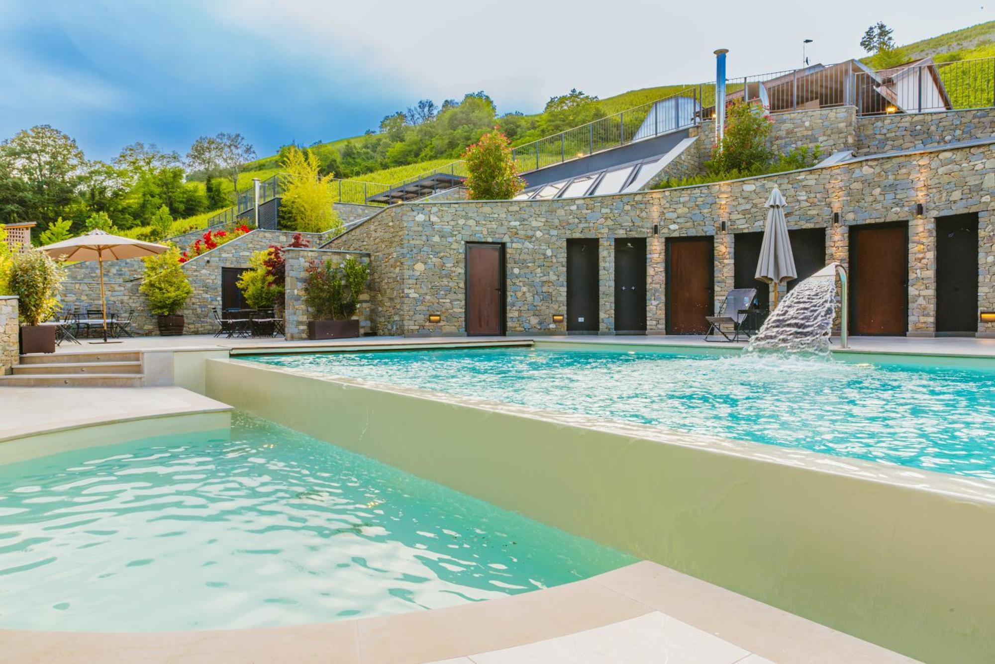 Garesio Wine Resort Серралунга-д'Альба Экстерьер фото