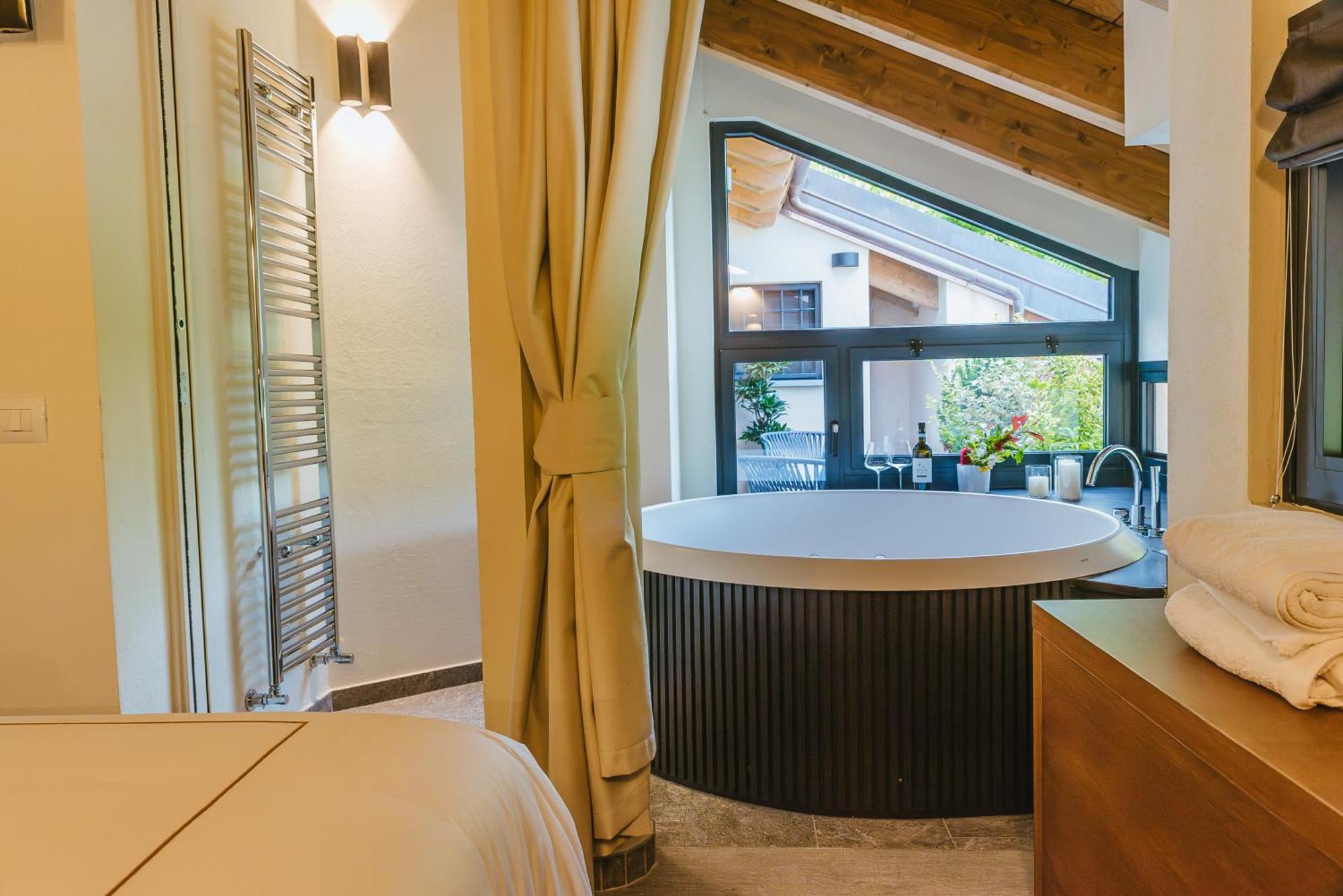 Garesio Wine Resort Серралунга-д'Альба Экстерьер фото